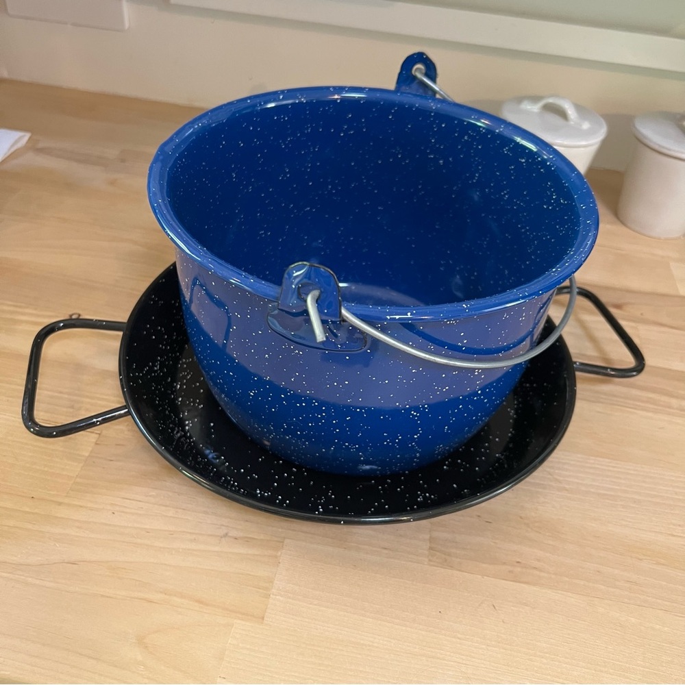 Enameled Cookware: Pan and Pot